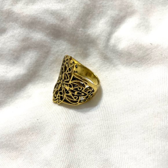 Golden Siren Ring Size 7 - Picture 3 of 4